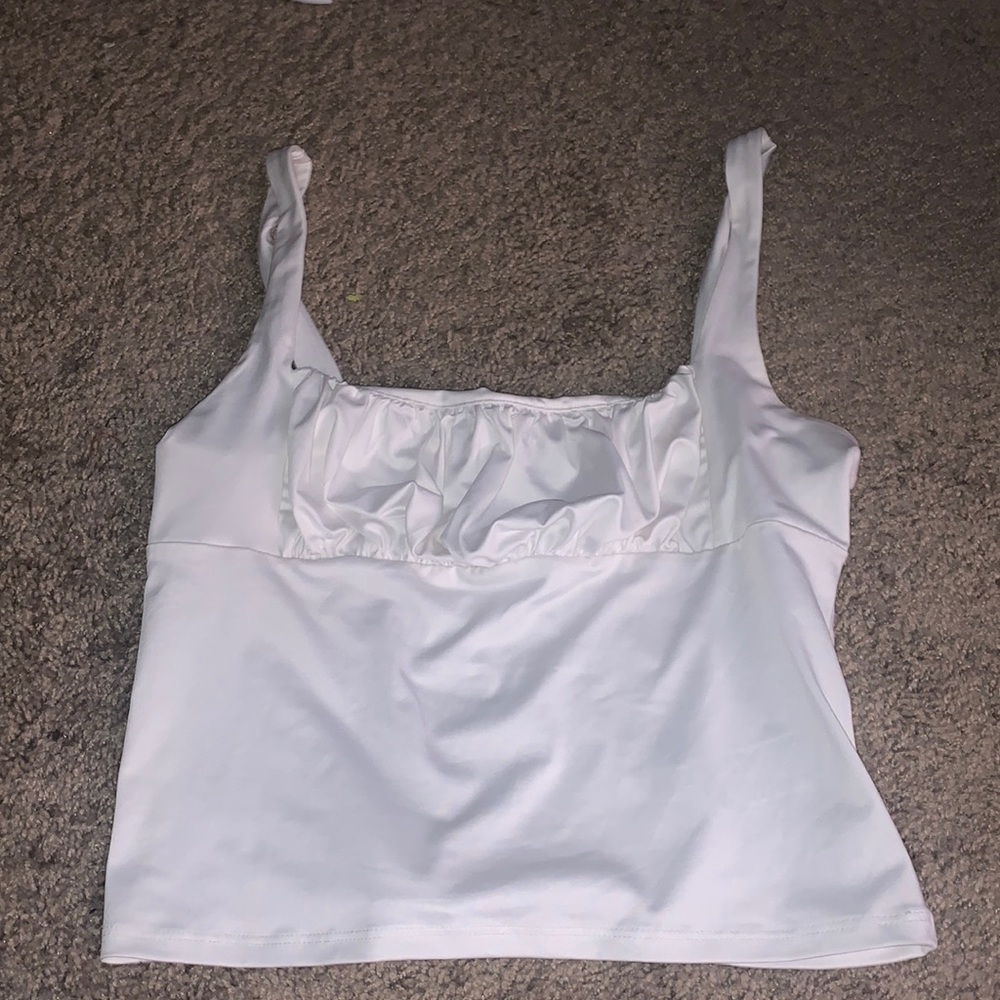 never worn no stains very silky